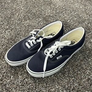 Navy blue low top vans
